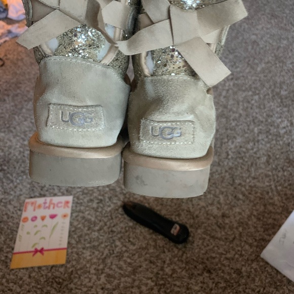 Cute Bailey Bow gold glitter shirt - Picture 3 of 4